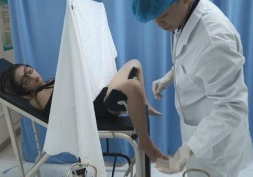 Cô nàng 20t khám âm đạo gặp bác sĩ cuồng dâm đụ bạo